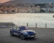 2023 Porsche Macan T - Front Three-Quarter Wallpaper 190x150