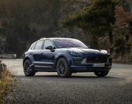 2023 Porsche Macan T - Front Three-Quarter Wallpaper 190x150