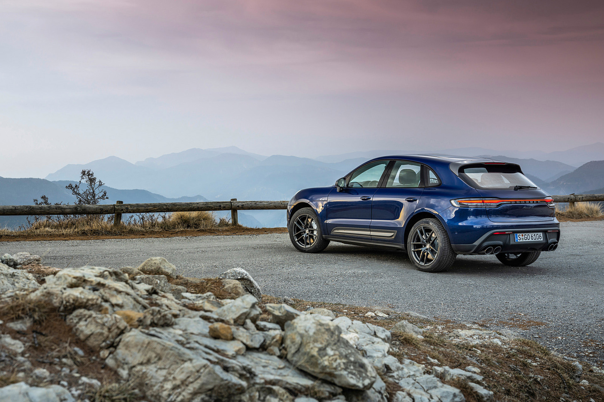 Download 2023 Porsche Macan T - Rear Three-Quarter HD Wallpaper 1921x1281 #193