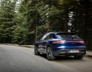 2023 Porsche Macan T - Rear Three-Quarter Wallpaper 190x150