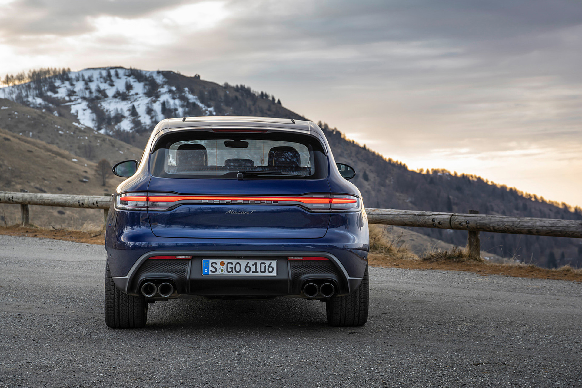 Download 2023 Porsche Macan T - Rear HD Wallpaper 1921x1281 #181