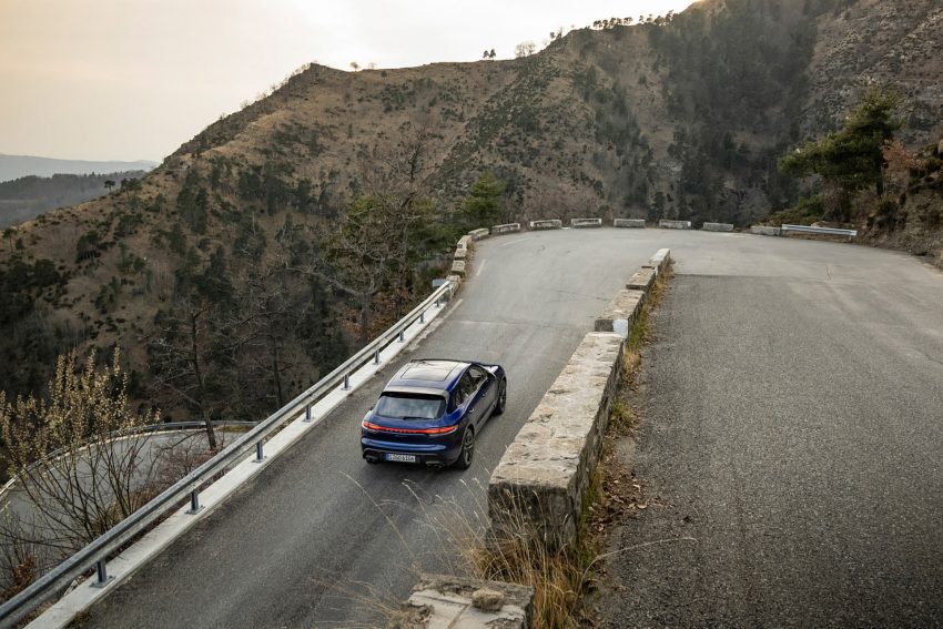 2023 Porsche Macan T - Rear Wallpaper 850x567 #175