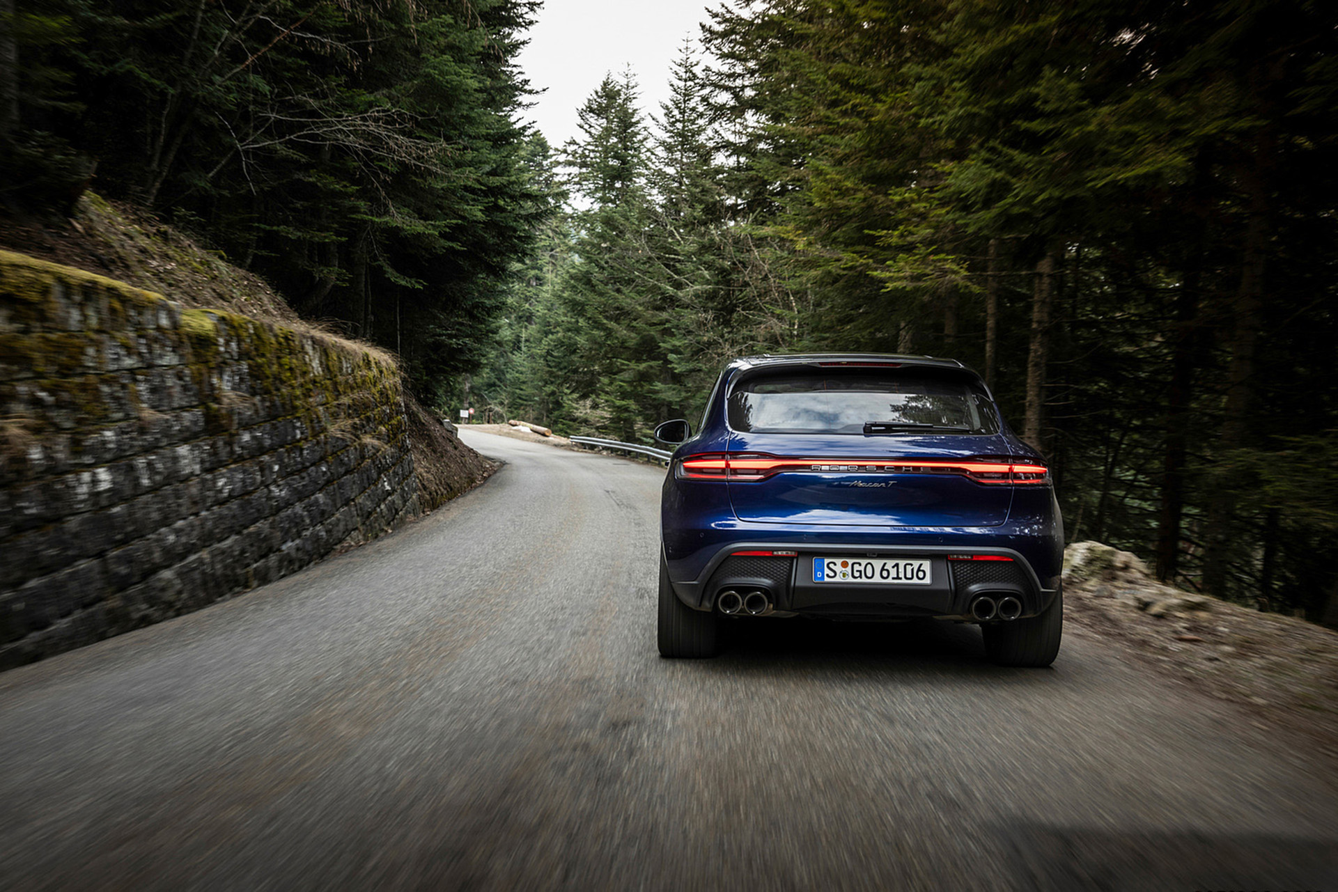 Download 2023 Porsche Macan T - Rear HD Wallpaper 1921x1281 #172