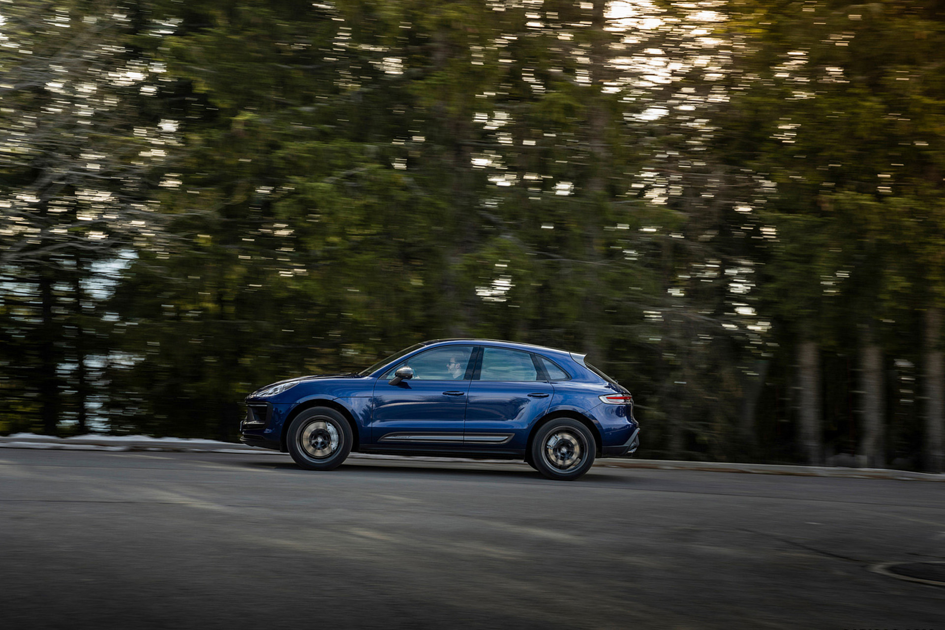 Download 2023 Porsche Macan T - Side HD Wallpaper 1921x1281 #168