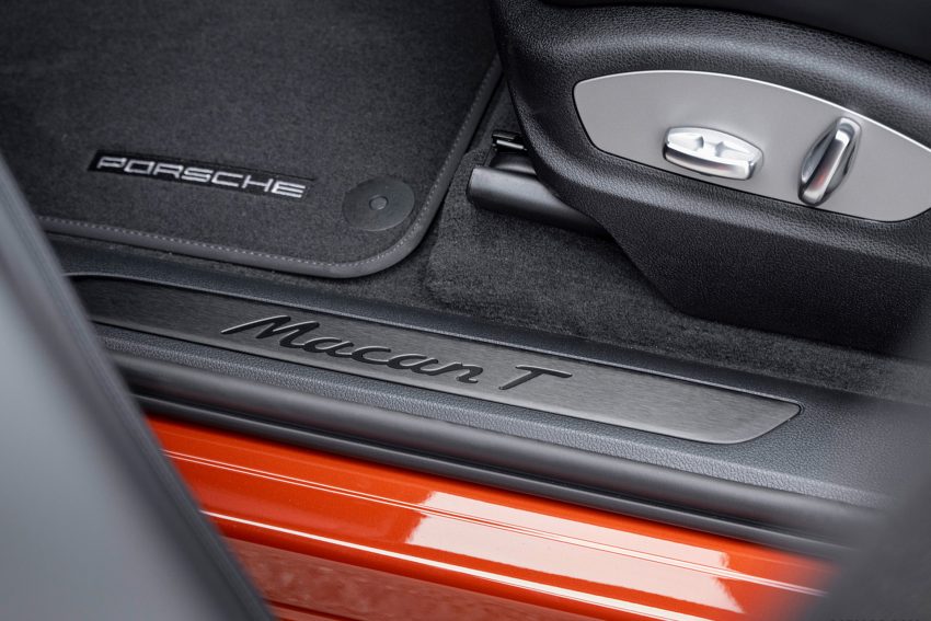 2023 Porsche Macan T - Door Sill Wallpaper 850x567 #148