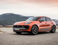 2023 Porsche Macan T - Front Three-Quarter Wallpaper 190x150
