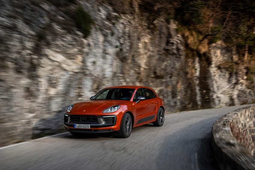 2023 Porsche Macan T - Front Three-Quarter Wallpaper 850x567 #85