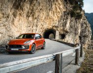 2023 Porsche Macan T - Front Wallpaper 190x150