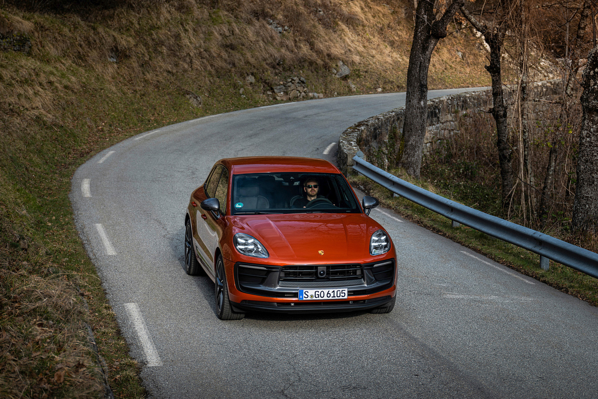 Download 2023 Porsche Macan T - Front HD Wallpaper 1921x1281 #81