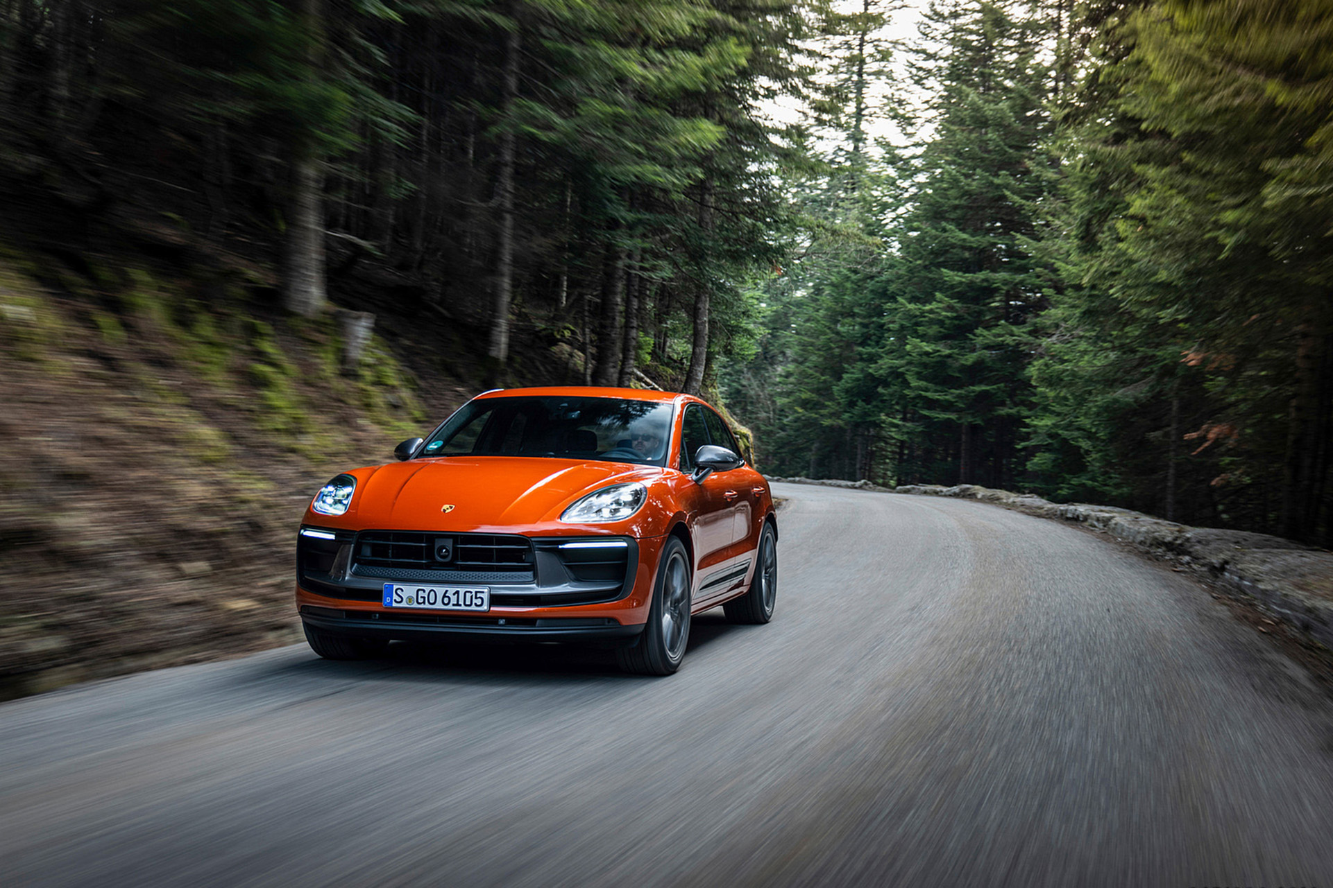 Download 2023 Porsche Macan T - Front HD Wallpaper 1921x1281 #82