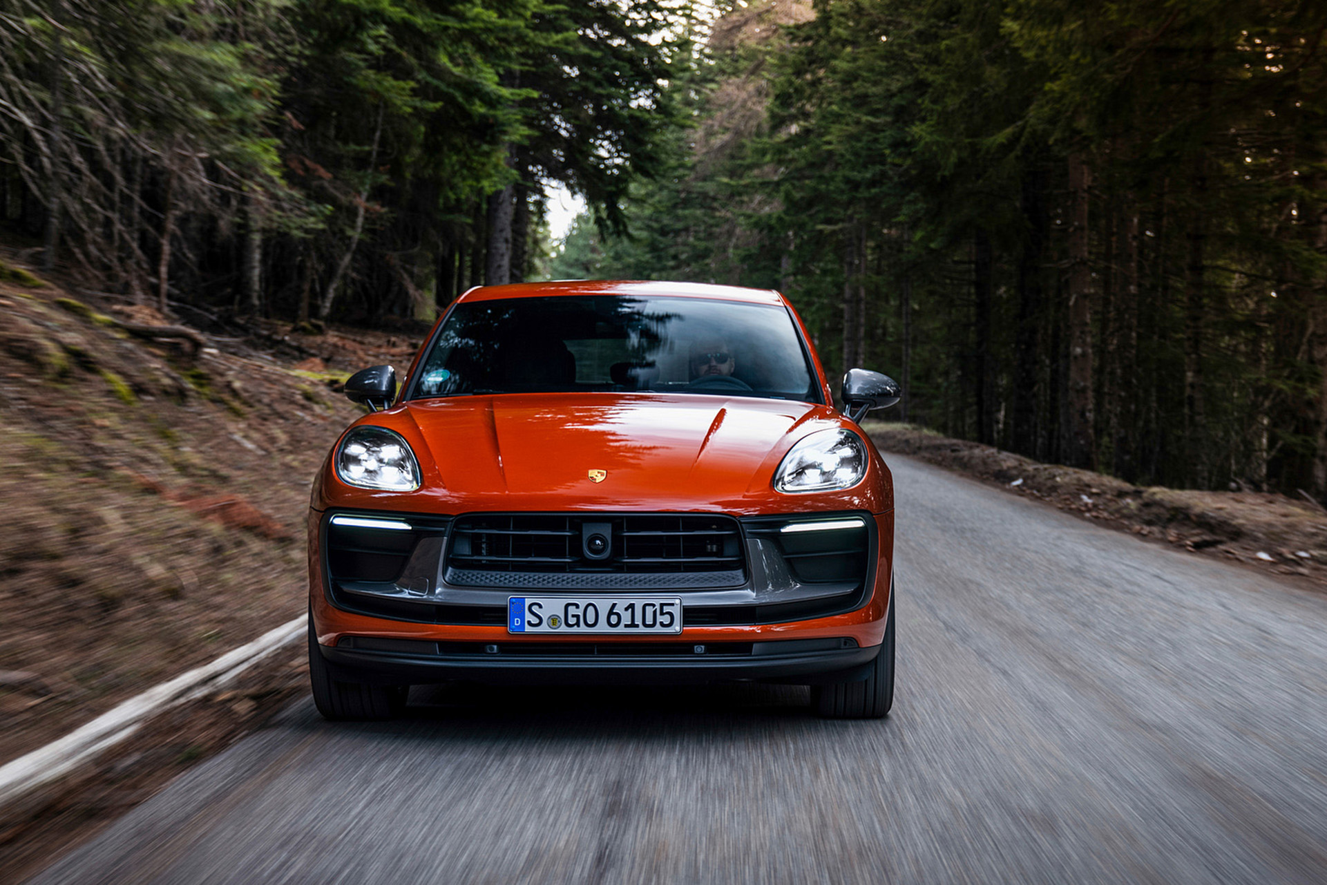 Download 2023 Porsche Macan T - Front HD Wallpaper 1921x1281 #92