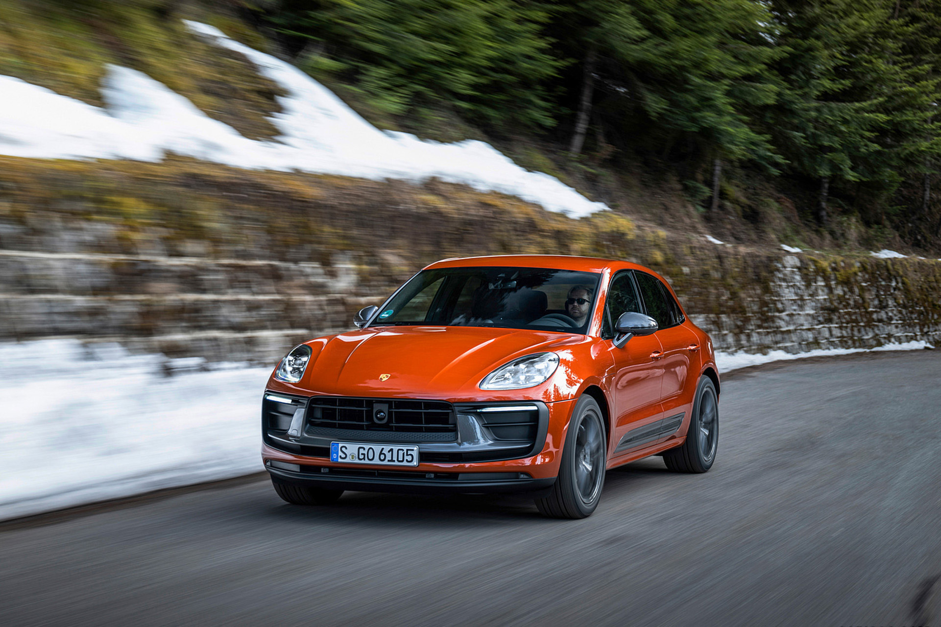 Download 2023 Porsche Macan T - Front HD Wallpaper 1921x1281 #83