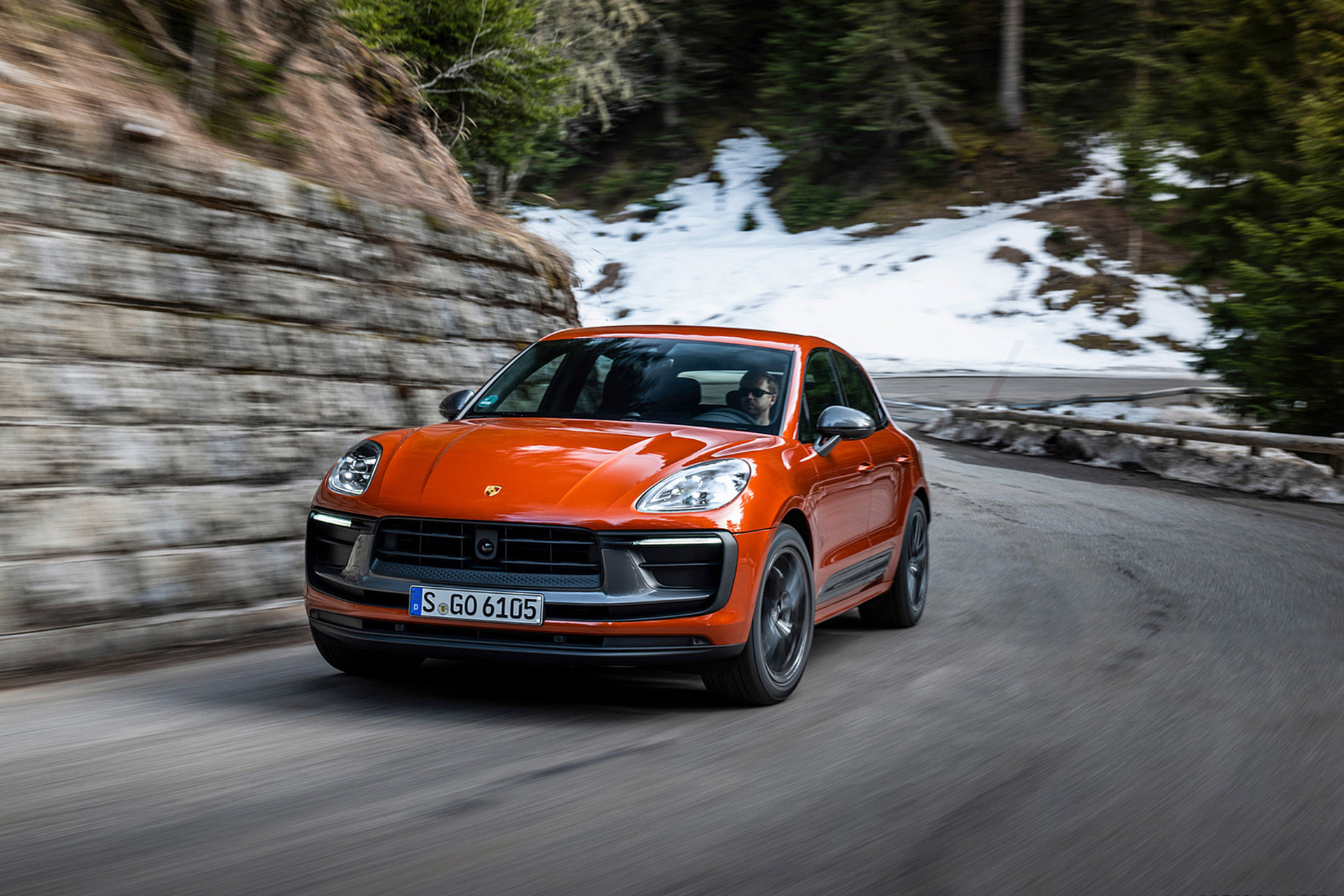 Download 2023 Porsche Macan T - Front HD Wallpaper 1921x1281 #84