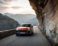2023 Porsche Macan T - Front Wallpaper 190x150
