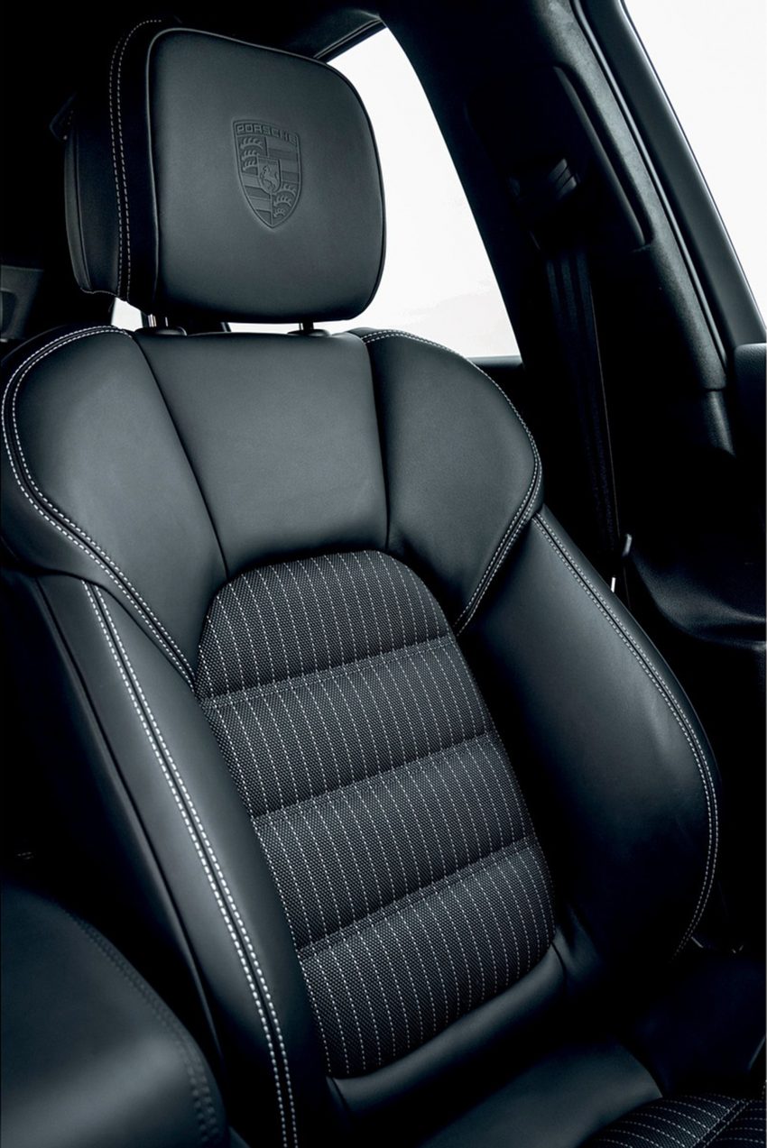 2023 Porsche Macan T - Interior, Front Seats Phone Wallpaper 850x1273 #153