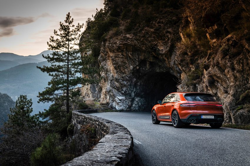 2023 Porsche Macan T - Rear Three-Quarter Wallpaper 850x567 #117