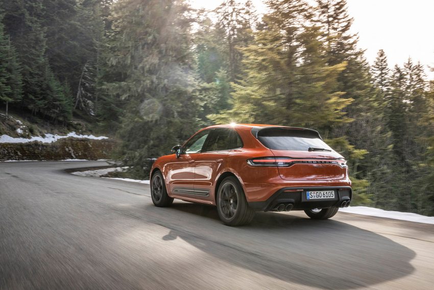 2023 Porsche Macan T - Rear Three-Quarter Wallpaper 850x567 #103