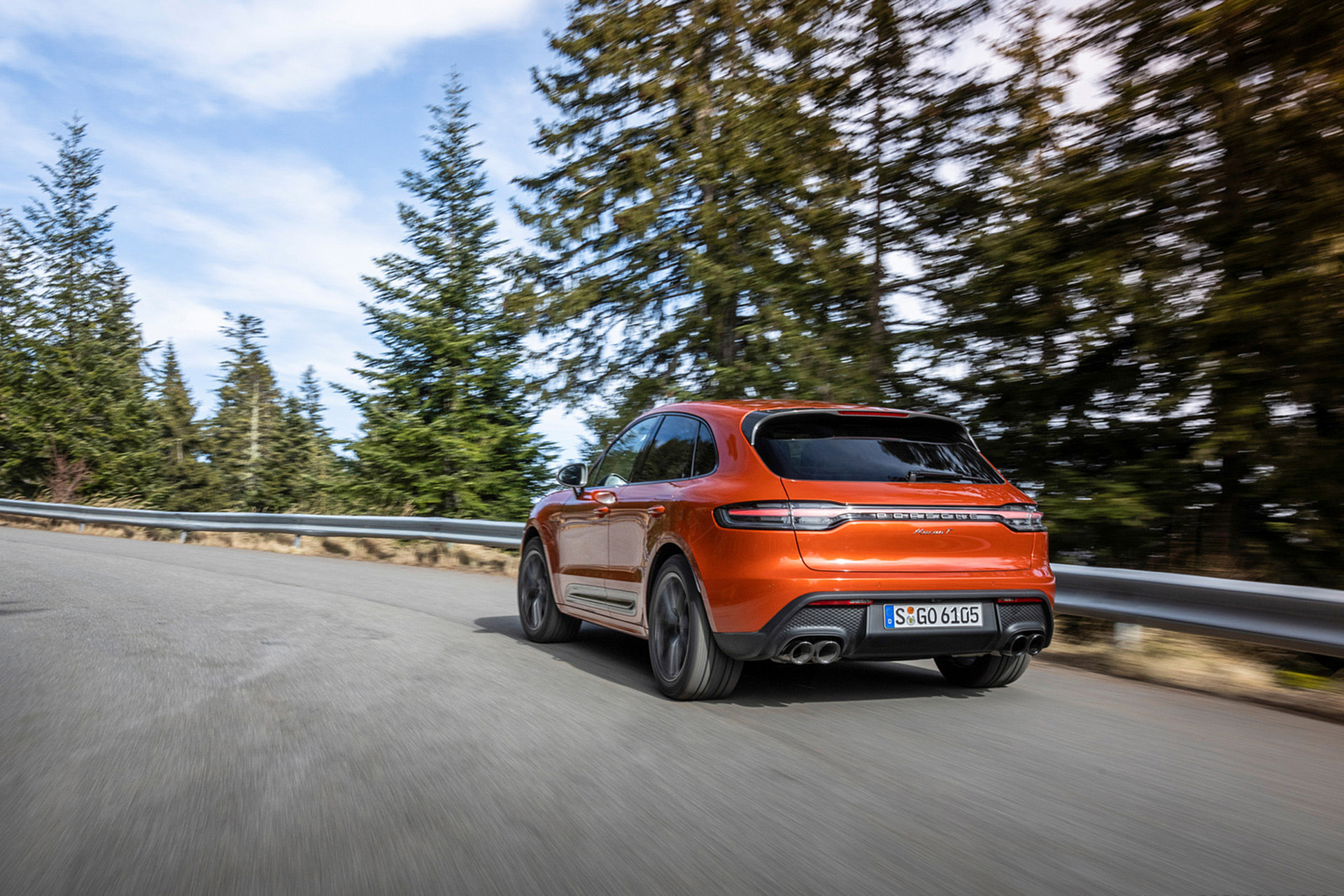 Download 2023 Porsche Macan T - Rear Three-Quarter HD Wallpaper 1921x1281 #101