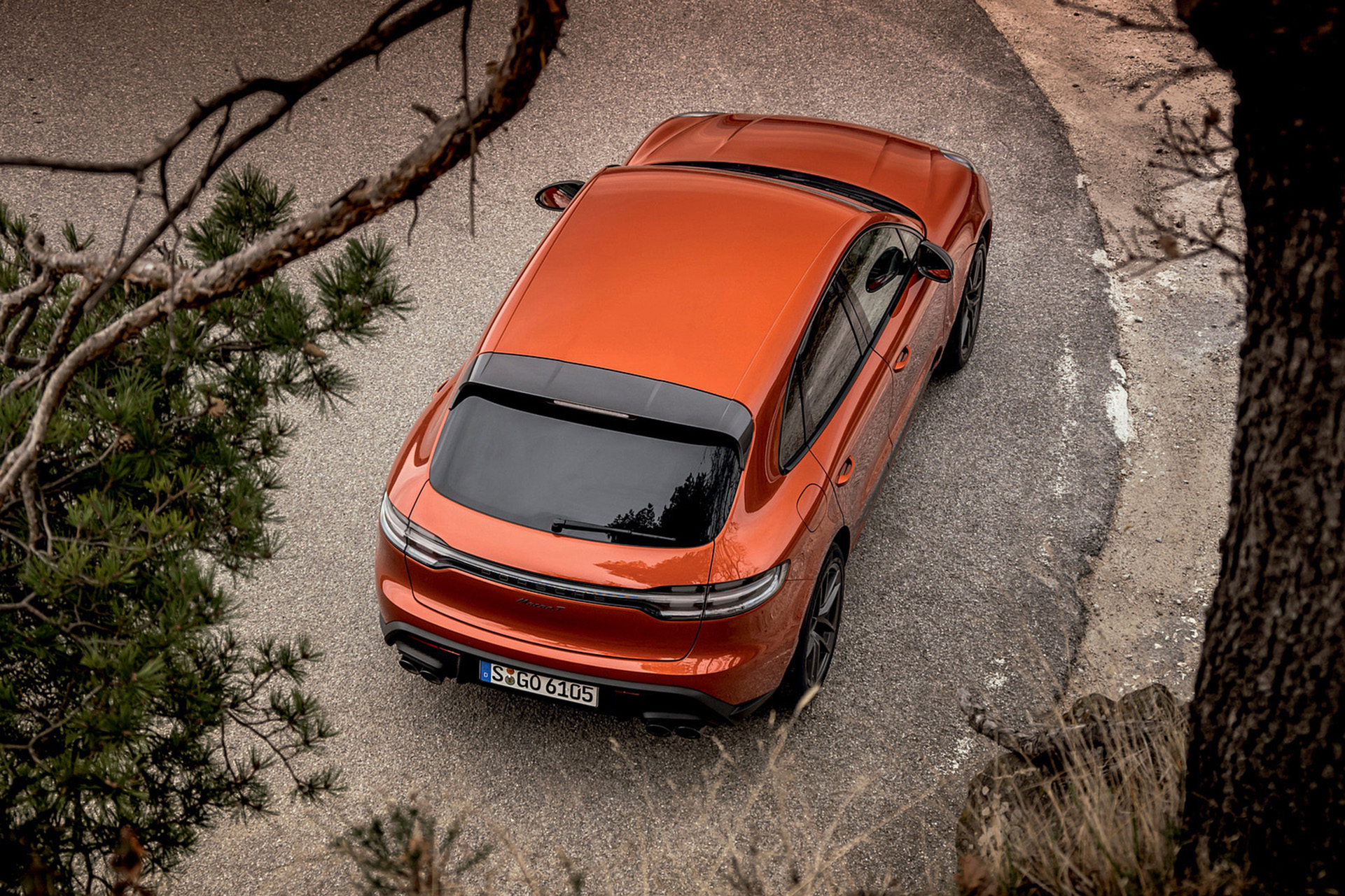 Download 2023 Porsche Macan T - Top HD Wallpaper 1921x1281 #122