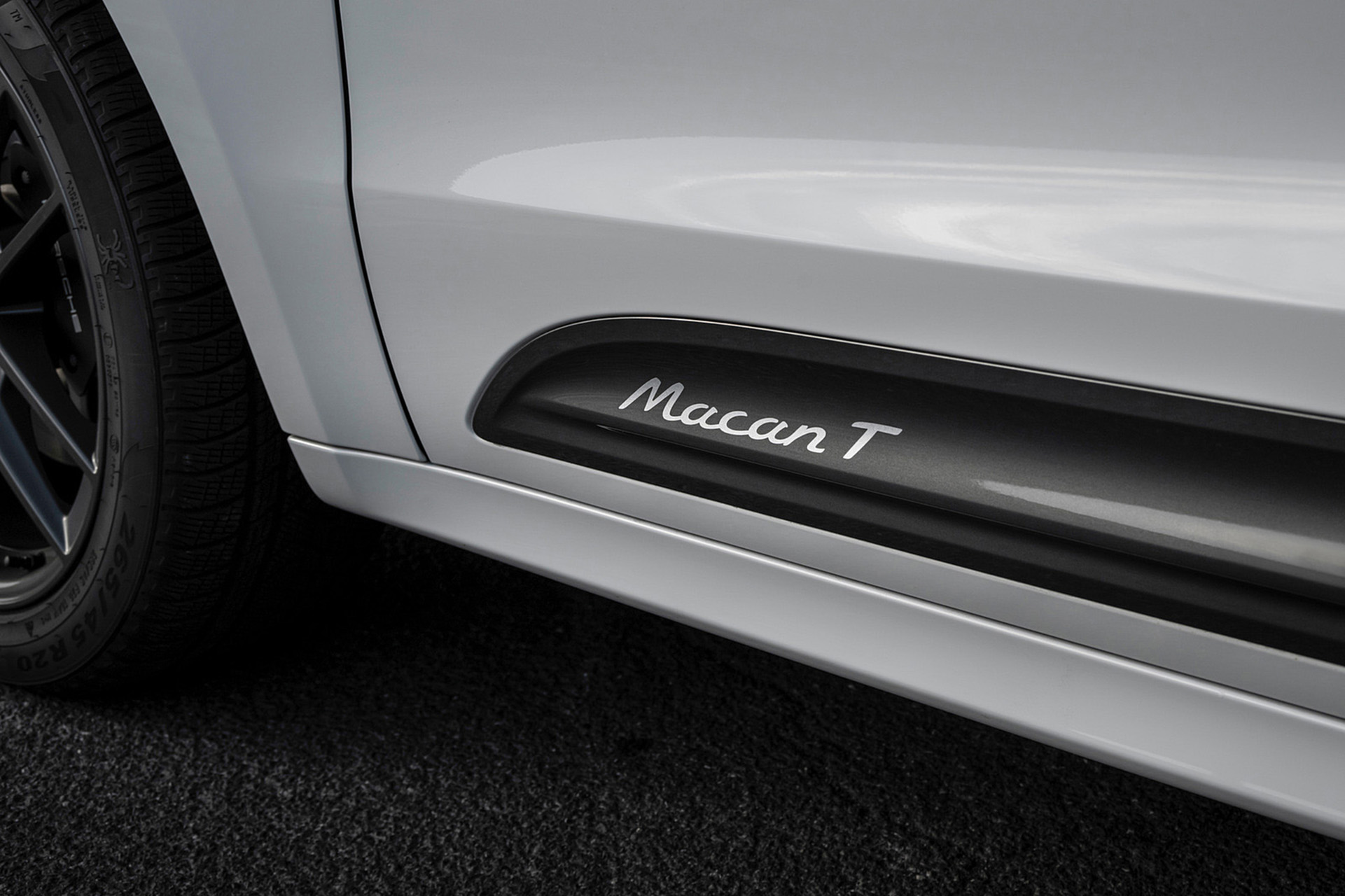 Download 2023 Porsche Macan T - Detail HD Wallpaper 1921x1280 #66