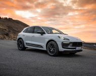2023 Porsche Macan T - Front Three-Quarter Wallpaper 190x150