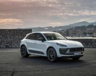 2023 Porsche Macan T - Front Three-Quarter Wallpaper 190x150