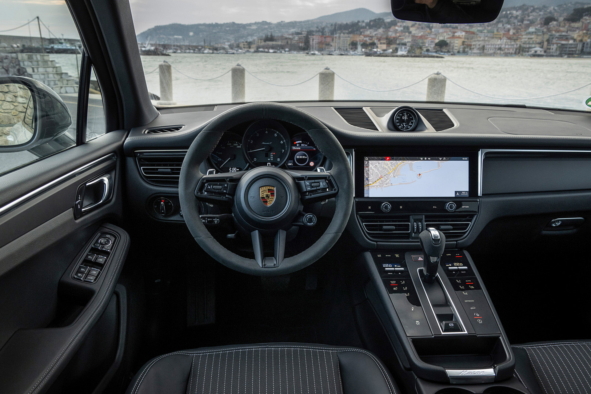 Download 2023 Porsche Macan T - Interior, Cockpit HD Wallpaper 1921x1281 #75