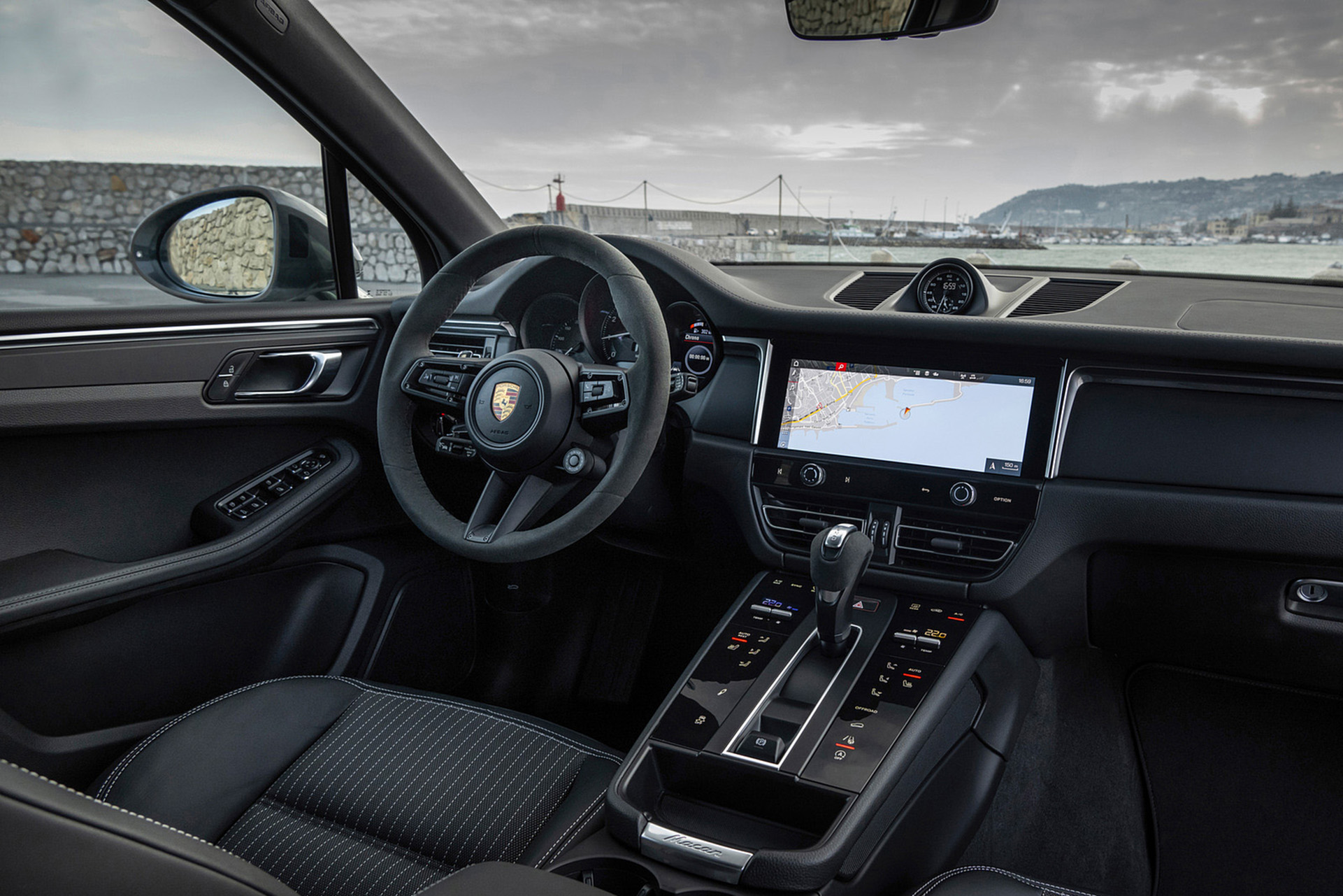 Download 2023 Porsche Macan T - Interior HD Wallpaper 1921x1281 #74