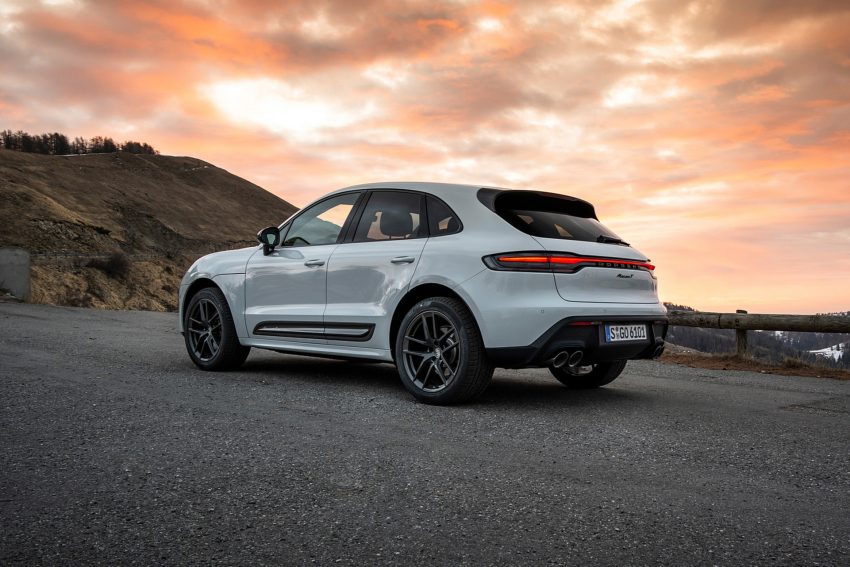 2023 Porsche Macan T - Rear Three-Quarter Wallpaper 850x567 #46