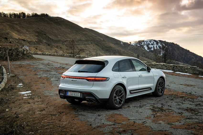 2023 Porsche Macan T - Rear Three-Quarter Wallpaper 850x567 #47