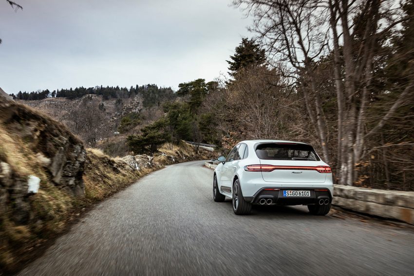 2023 Porsche Macan T - Rear Wallpaper 850x567 #17