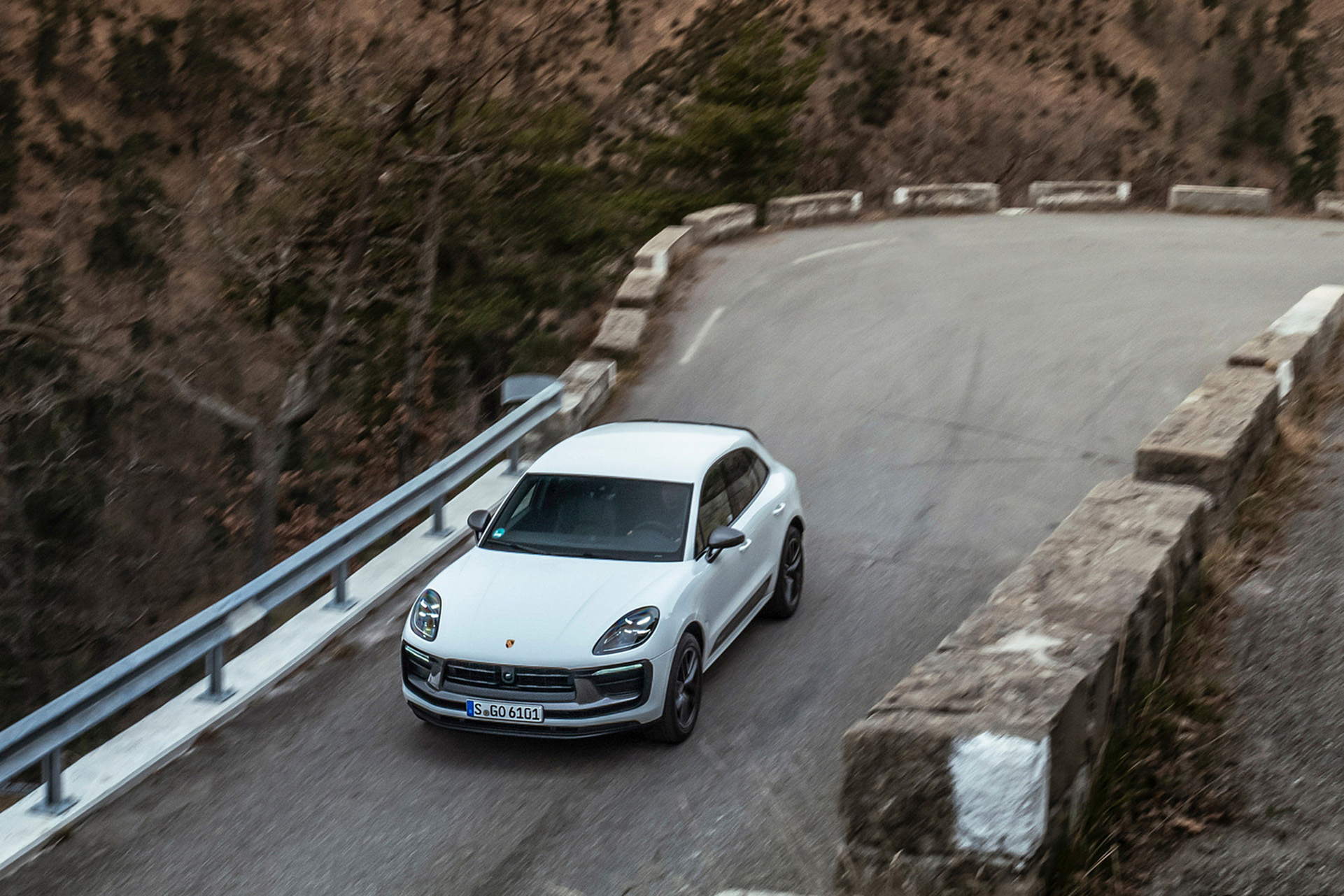Download 2023 Porsche Macan T - Top HD Wallpaper 1921x1281 #28