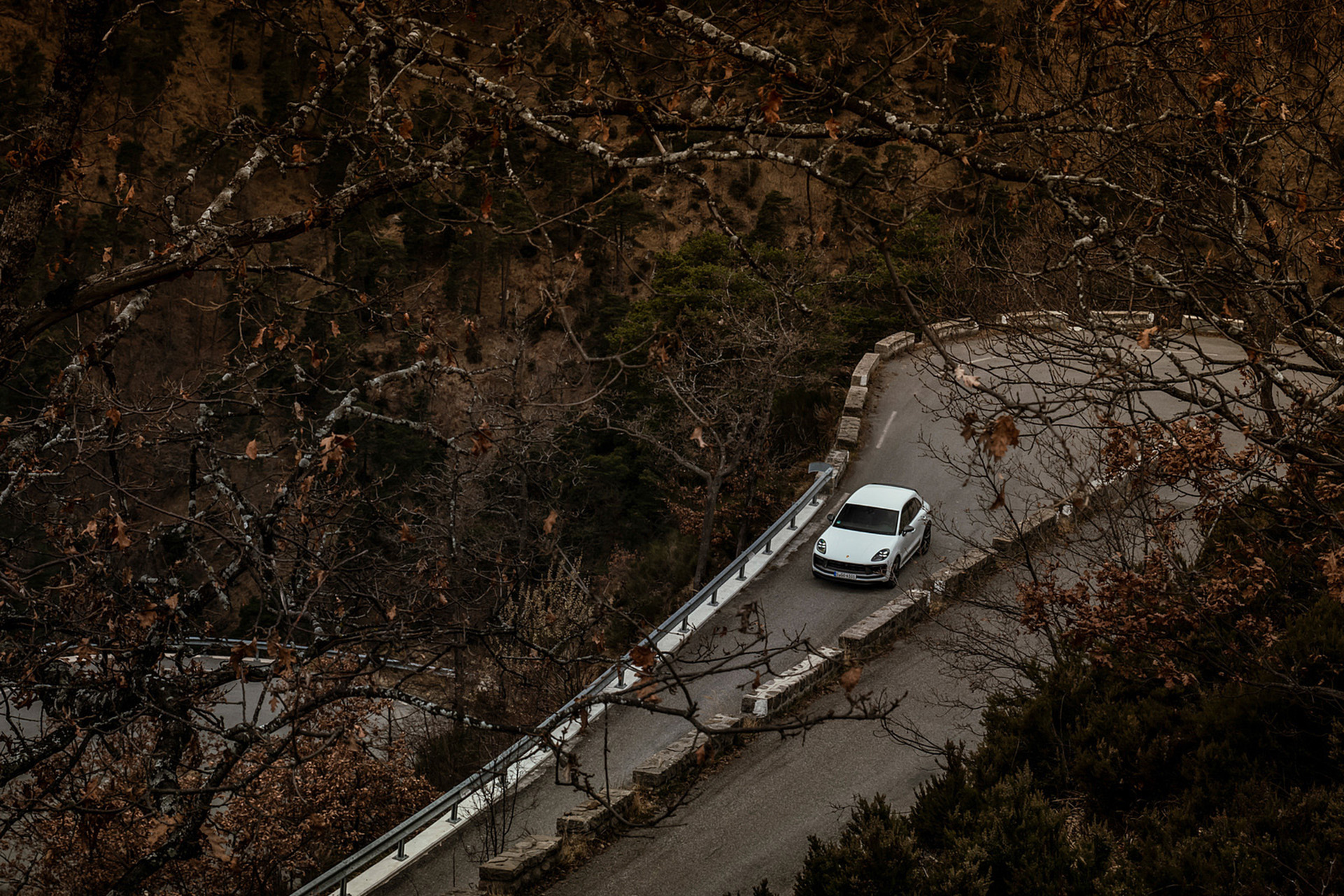 Download 2023 Porsche Macan T - Top HD Wallpaper 1921x1281 #31