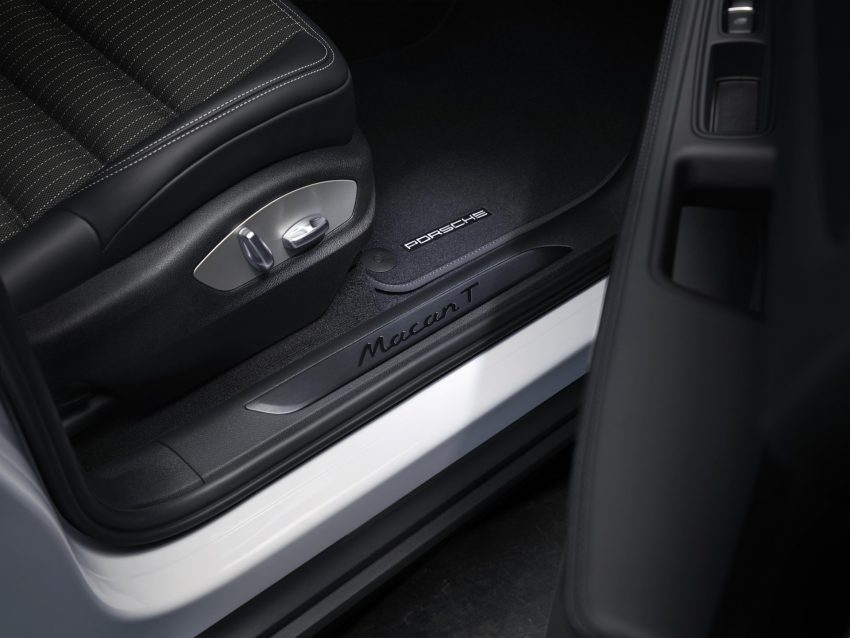 2023 Porsche Macan T - Door Sill Wallpaper 850x638 #224