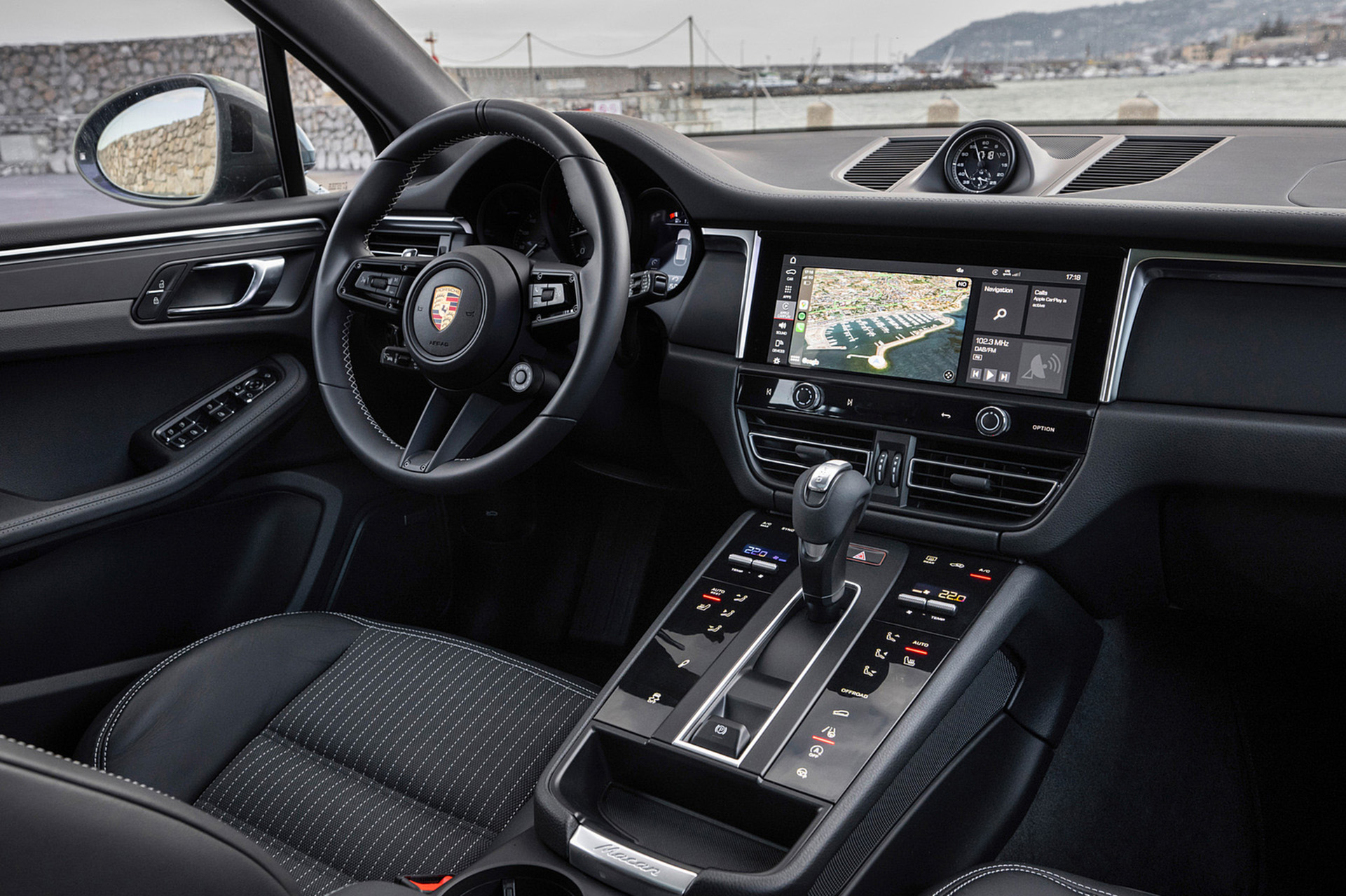 Download 2023 Porsche Macan T - Interior HD Wallpaper 1921x1280 #206
