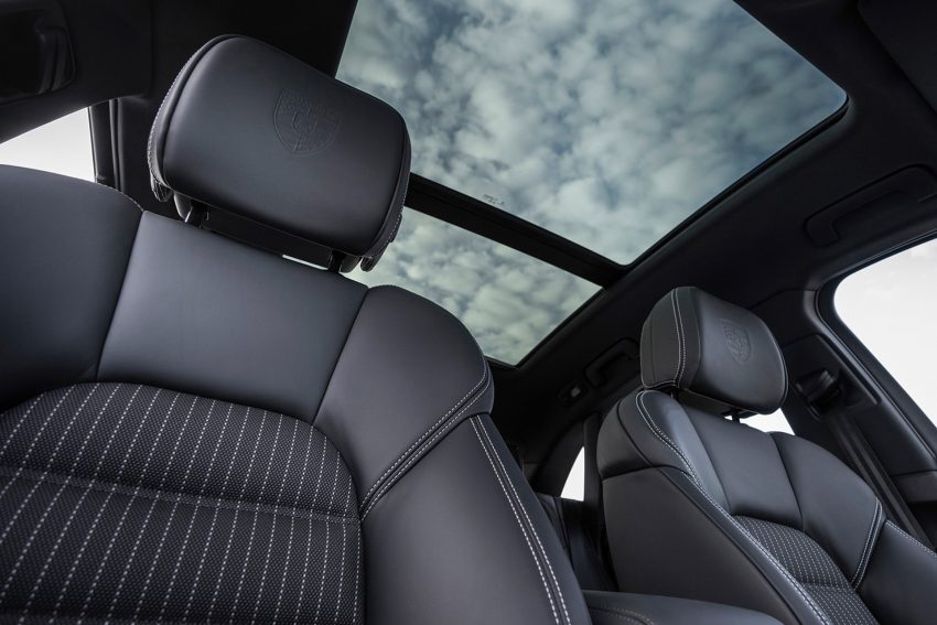 2023 Porsche Macan T - Panoramic Roof Wallpaper 850x567 #217