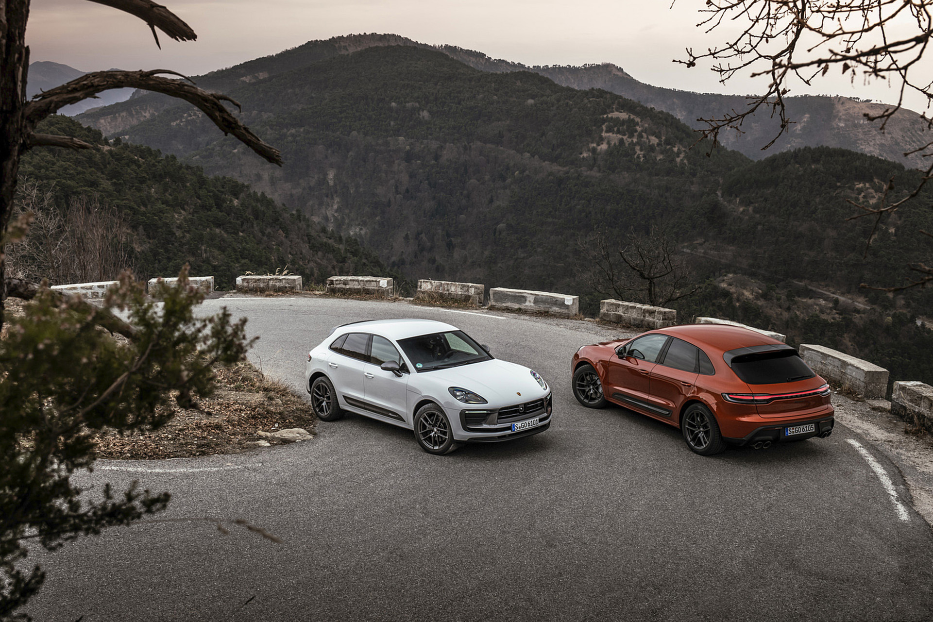 Download 2023 Porsche Macan T HD Wallpaper 1921x1281 #77