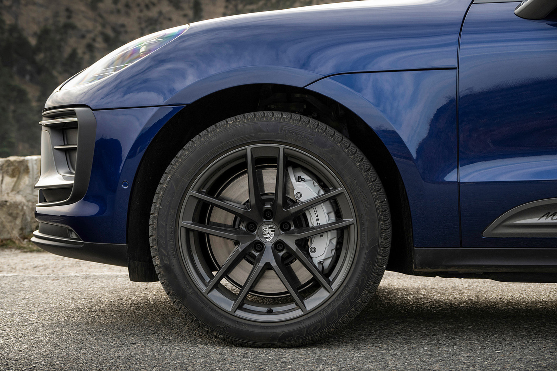 Download 2023 Porsche Macan T - Wheel HD Wallpaper 1921x1280 #197