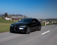 2022 Alfa Romeo Giulia Estrema - Front Three-Quarter Wallpaper 190x150