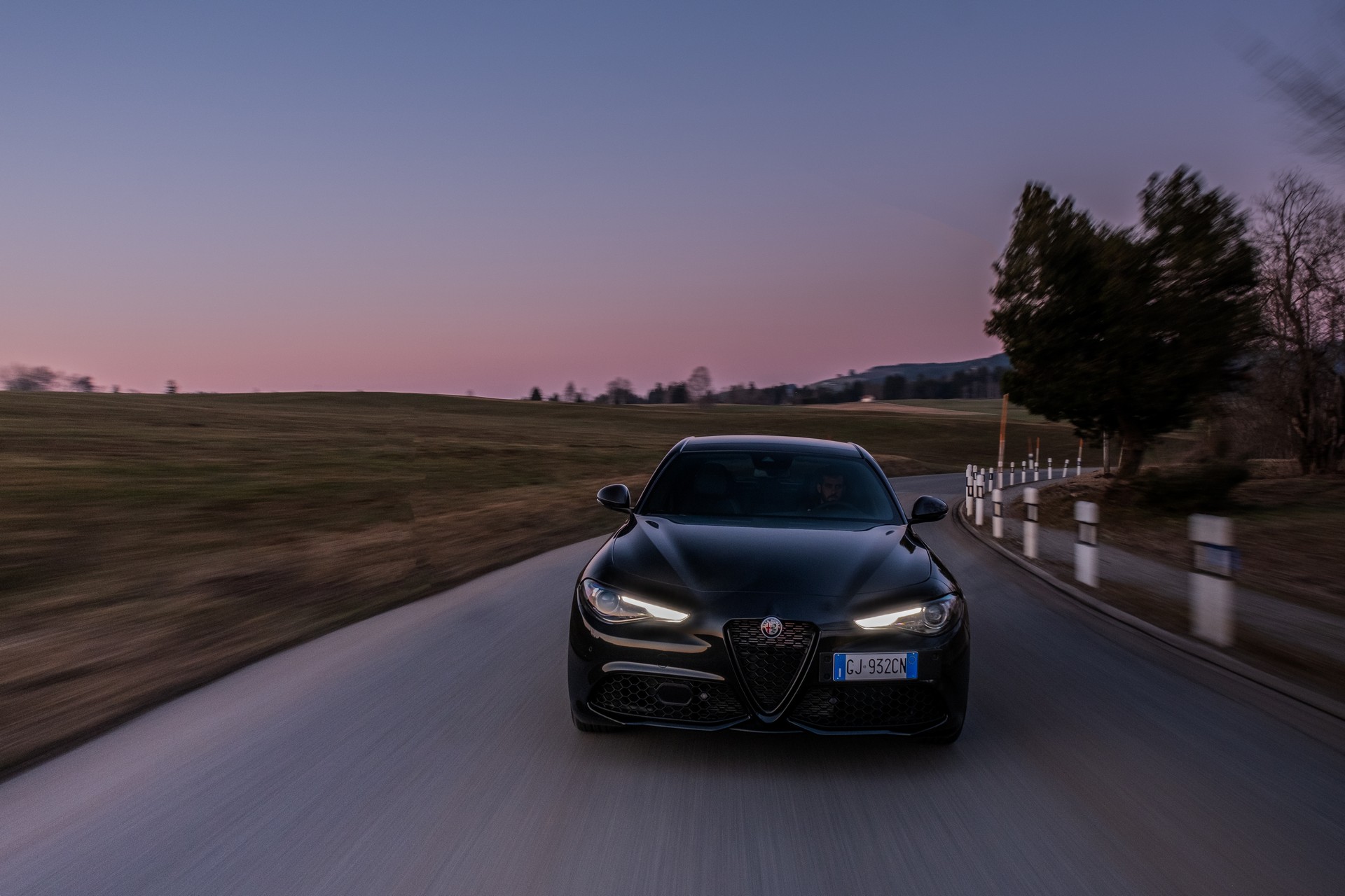 Download 2022 Alfa Romeo Giulia Estrema - Front HD Wallpaper 1920x1280 #2