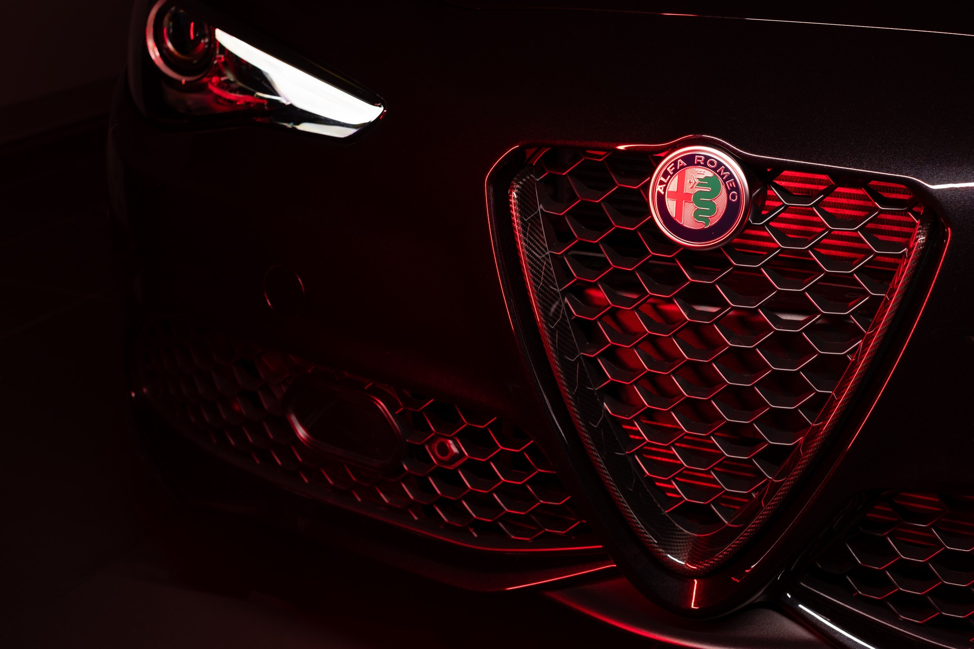 Download 2022 Alfa Romeo Giulia Estrema - Grille HD Wallpaper 1920x1280 #9