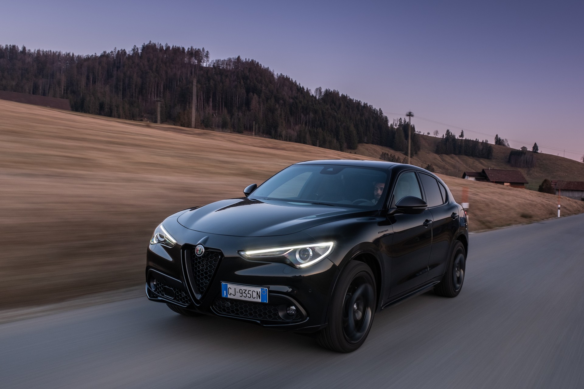 Download 2022 Alfa Romeo Stelvio Estrema - Front Three-Quarter HD Wallpaper 1920x1280 #4