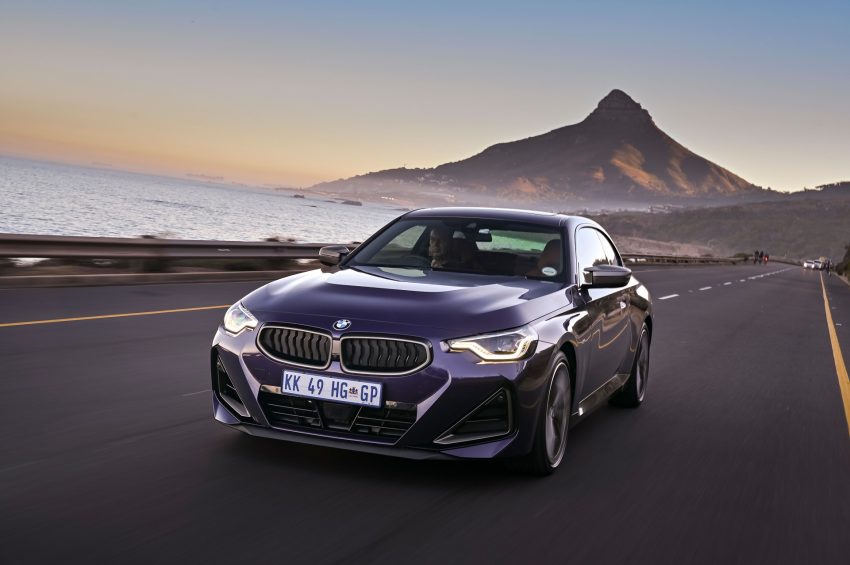 2022 BMW M240i Coupé - SA version - Front Three-Quarter Wallpaper 850x565 #1