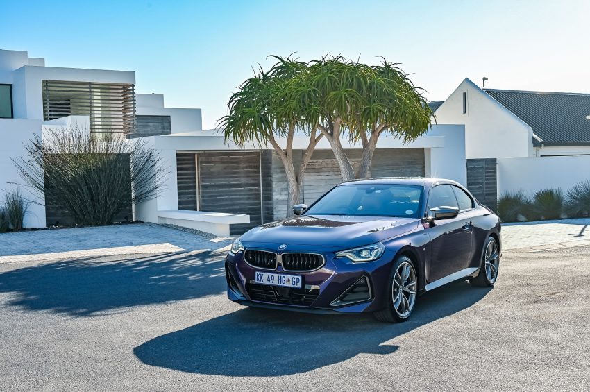 2022 BMW M240i Coupé - SA version - Front Three-Quarter Wallpaper 850x565 #11