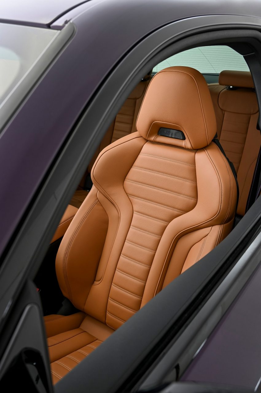 2022 BMW M240i Coupé - SA version - Interior, Front Seats Phone Wallpaper 850x1277 #29