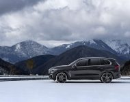 2022 BMW X5 xDrive40Li - Side Wallpaper 190x150