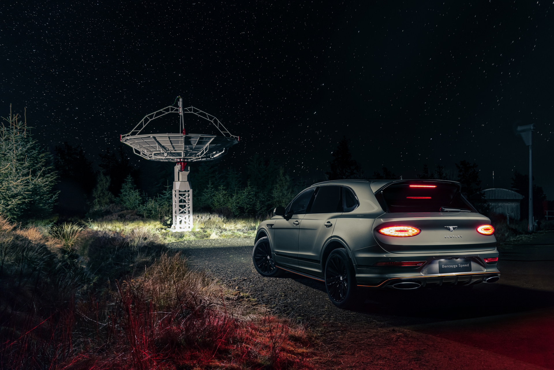 Download 2022 Bentley Bentayga Speed Space Edition - Rear Three-Quarter HD Wallpaper 1920x1281 #3