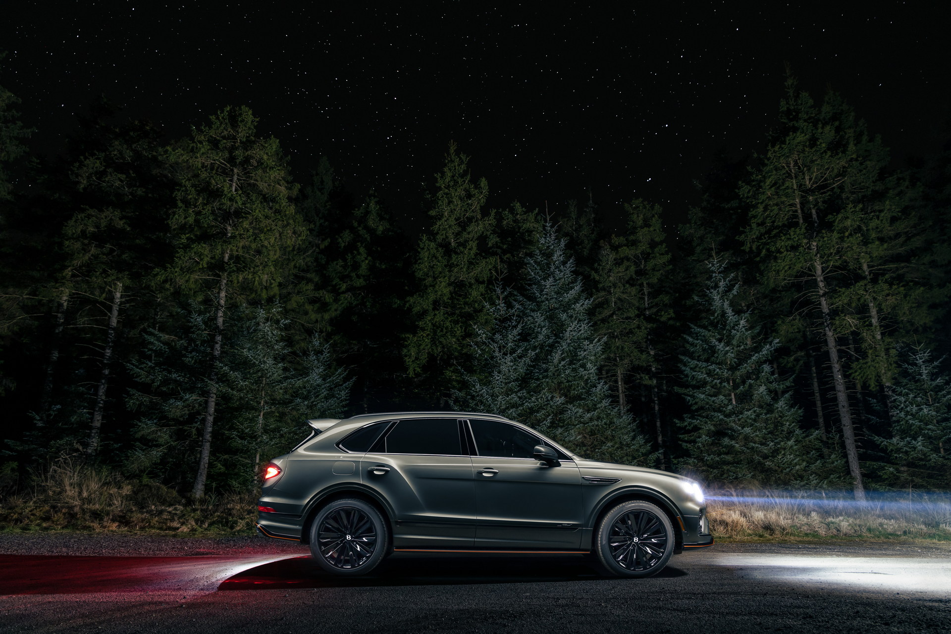 Download 2022 Bentley Bentayga Speed Space Edition - Side HD Wallpaper 1920x1281 #2