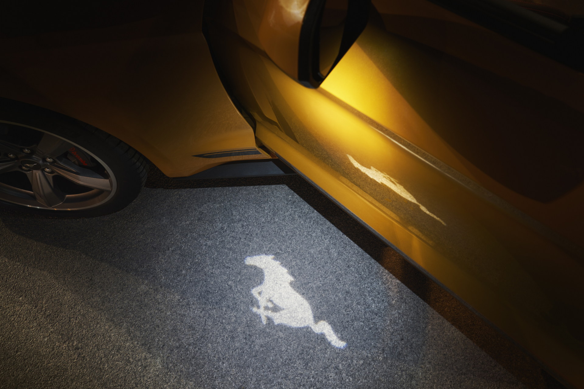 Download 2022 Ford Mustang California Special - Ground Projection HD Wallpaper 1920x1280 #23