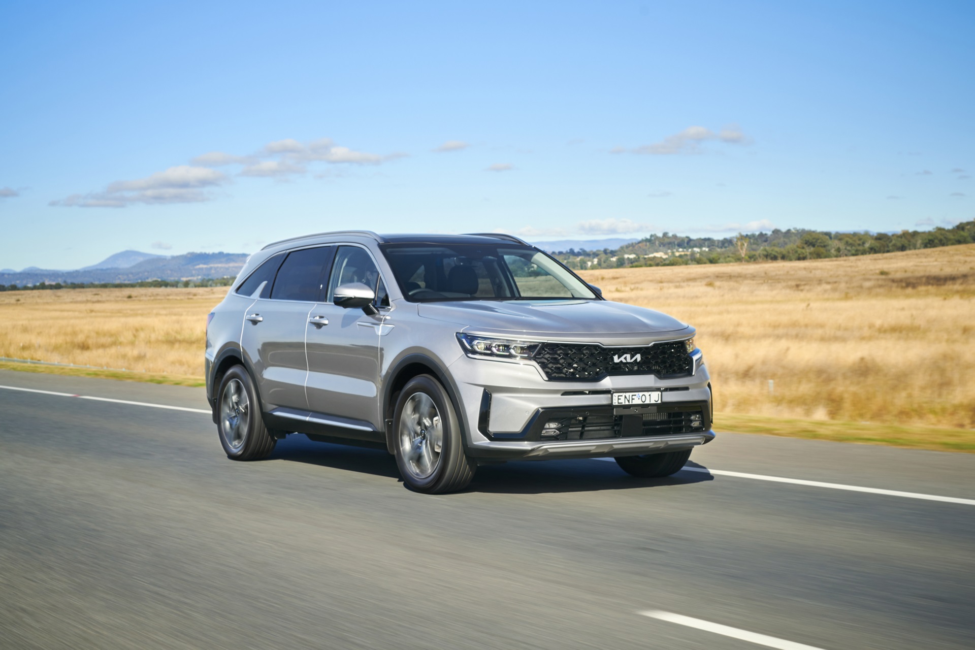 Download 2022 Kia Sorento Hybrid GT-Line - AU version - Front Three-Quarter HD Wallpaper 1920x1280 #1